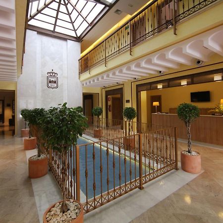 מלון פואנגירולה Casa Consistorial מראה חיצוני תמונה